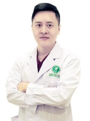 重庆红颜拜博医疗美容医院罗峰医生做鼻综合口碑怎么样？